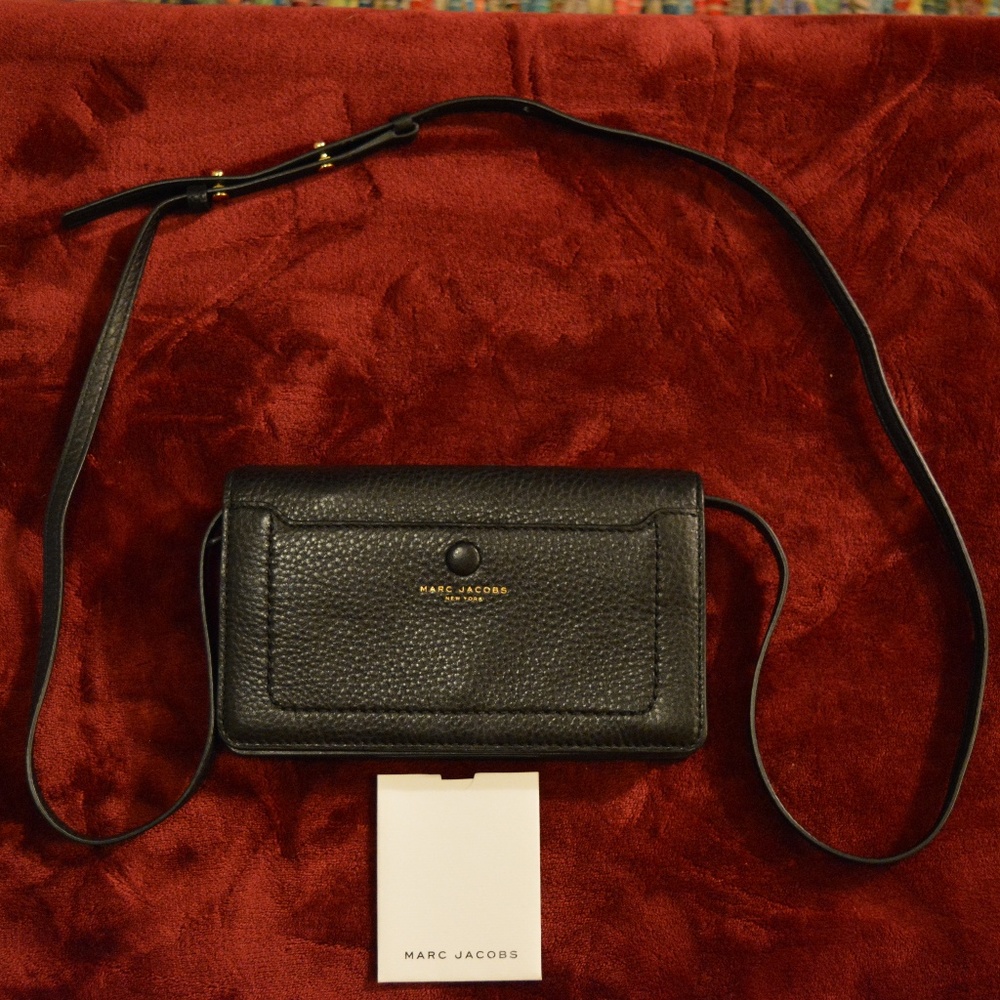 Marc Jacobs Crossbody Wallet